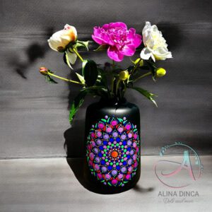 Vaza ceramica pictata manual cu model mandala