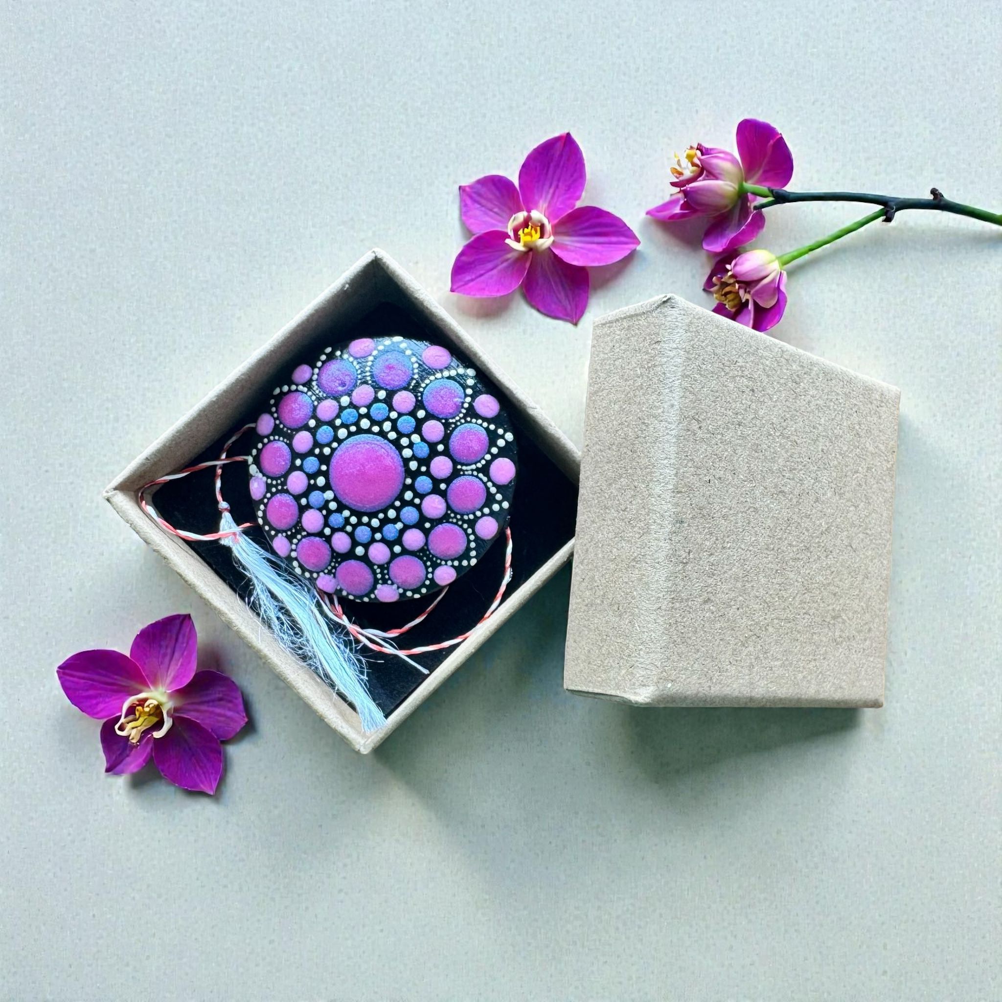 AD-Dots Martisoare resina mandala hand made AD-Dots Martisoare mandala hand made