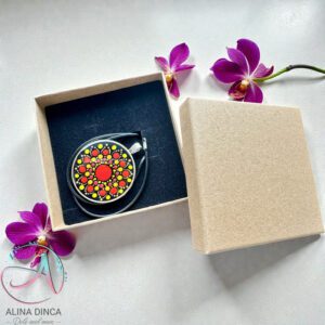 pandantiv-mandala-pictat-manual-ad-dots-cutie-cadou