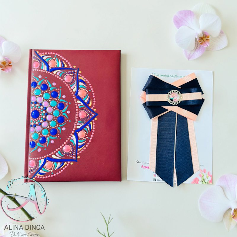 Set de agendă pictată manual și broșă handmade Ioana Fodor