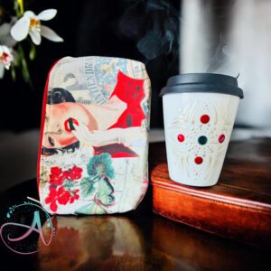 Set cadou cu pahar ceramic coffee to go și portfard Ioana Fodor