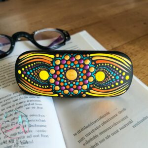 AD-Dots toc de ochelari, etui ochelari galben, toc ochelari pictat, toc pictat manual